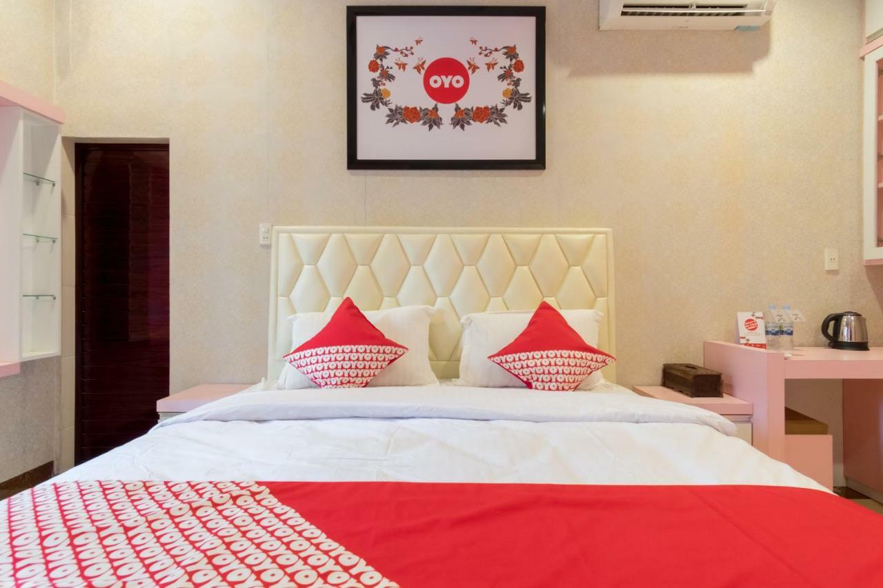 Oyo 619 Naufal Guest House Syariah Медан Екстериор снимка